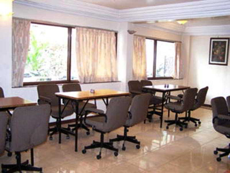 אחמדאבאד Hotel Chicago מראה חיצוני תמונה