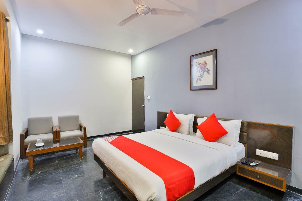 אחמדאבאד Hotel Chicago מראה חיצוני תמונה