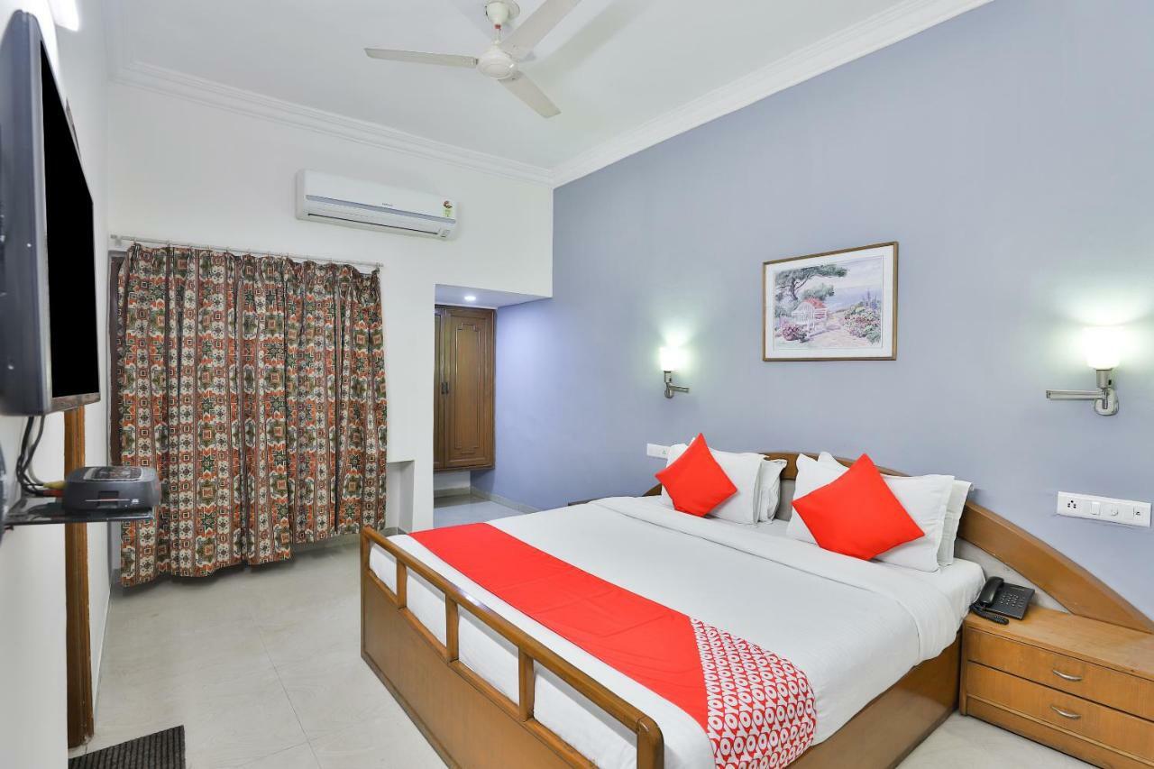 אחמדאבאד Hotel Chicago מראה חיצוני תמונה