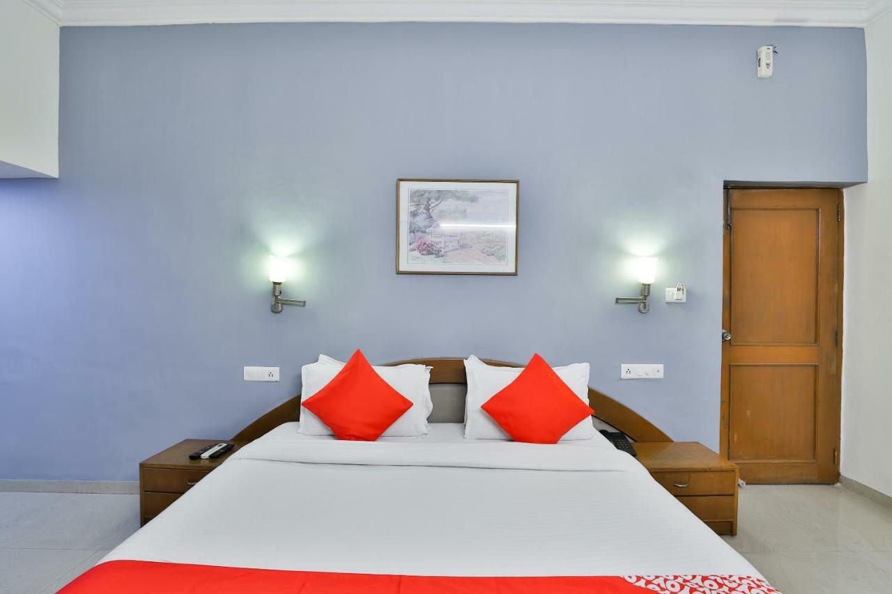 אחמדאבאד Hotel Chicago מראה חיצוני תמונה