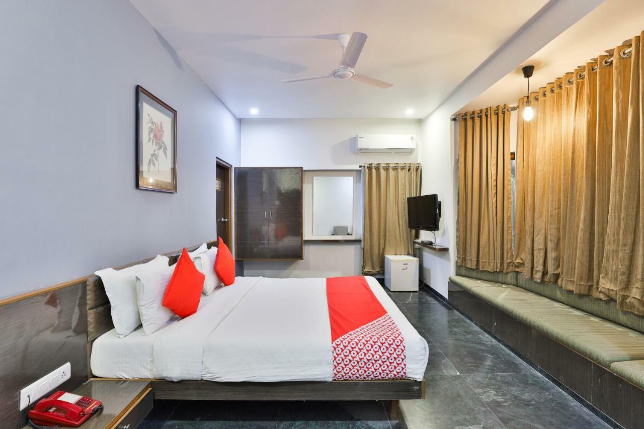 אחמדאבאד Hotel Chicago מראה חיצוני תמונה