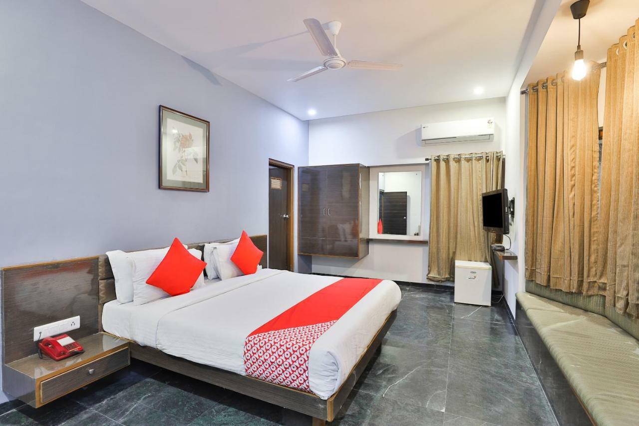 אחמדאבאד Hotel Chicago מראה חיצוני תמונה